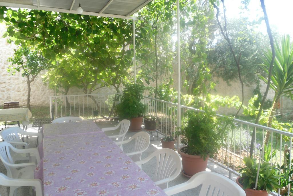 Guest house Hostel Guesthouse Mira Omis